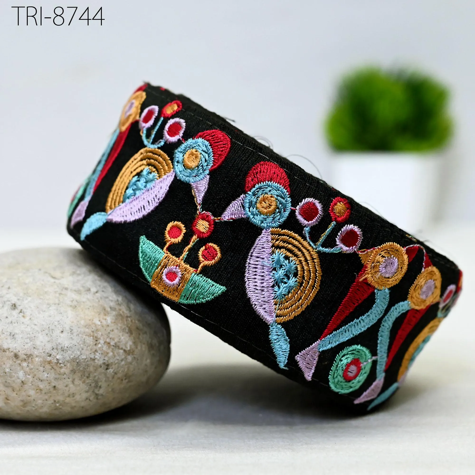 3 Yard Indian Embroidery Ribbon Trim Border Embellishment Embroidered Fabric Saree DIY Crafting Sewing Curtains Wedding Dress Trimmings 5cm