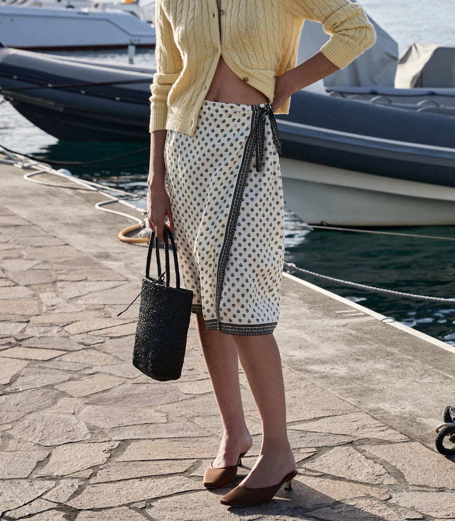 BATEAU BAG -- BLACK RAFFIA