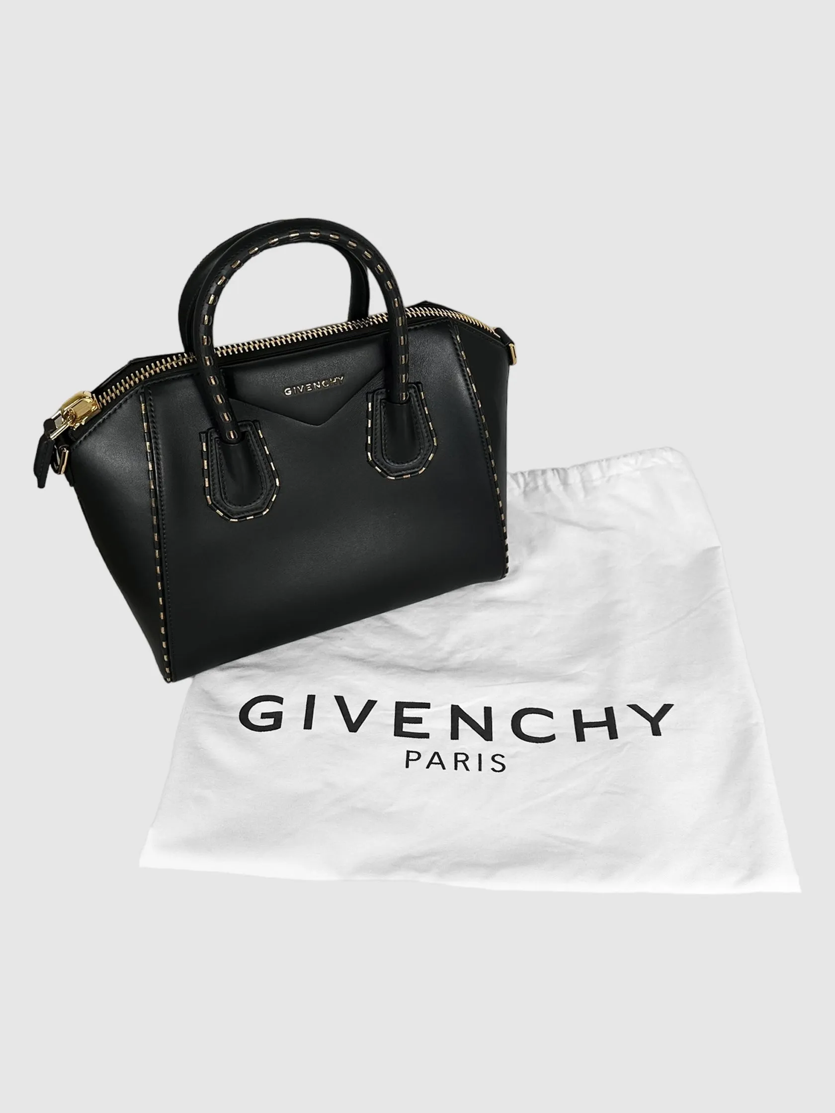 Chainlink Embellished Antigona Bag