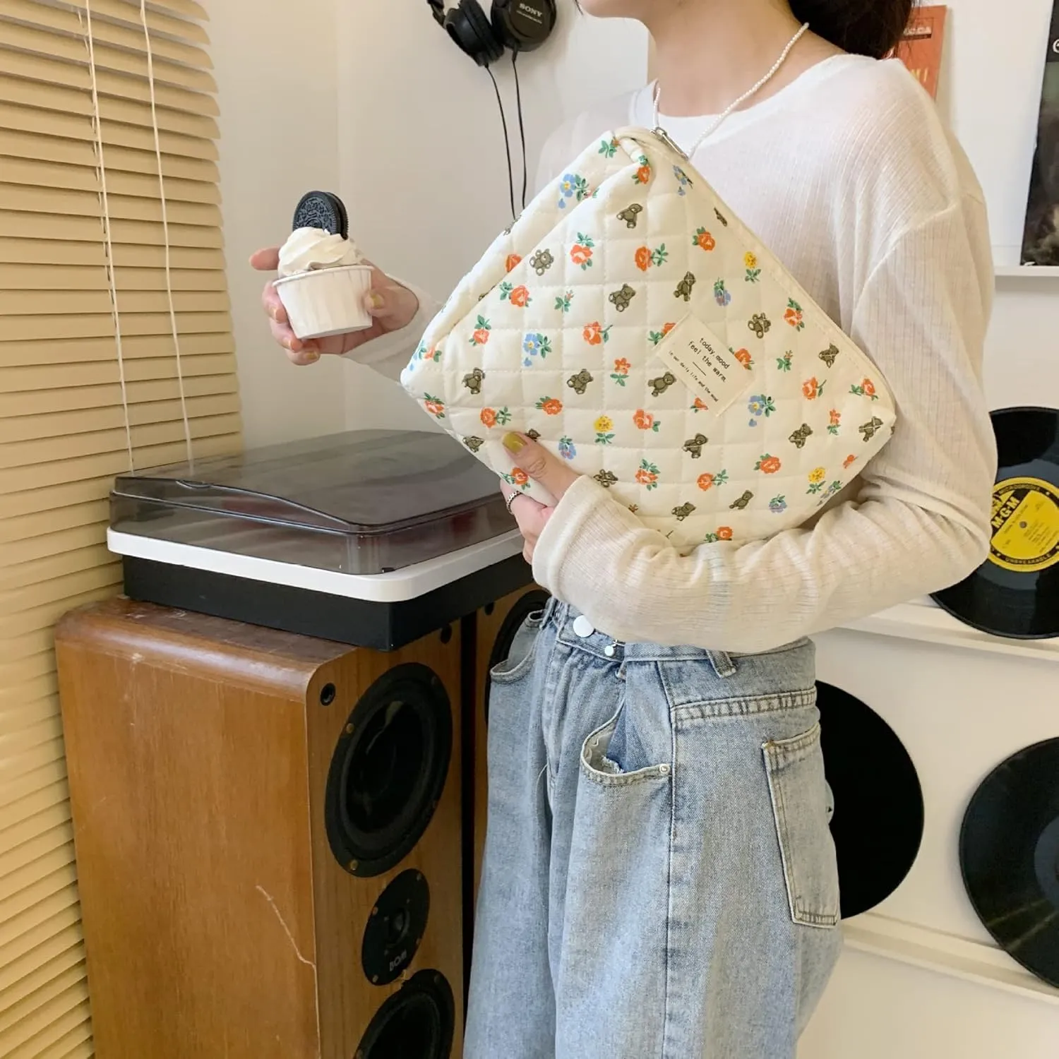 Cosmetic Bags for Women, Cute Floral Makeup Bag, Organizer Storage Make Up Bag, Travel Toiletry Bags, Handbags Purses (Bear/Mid)