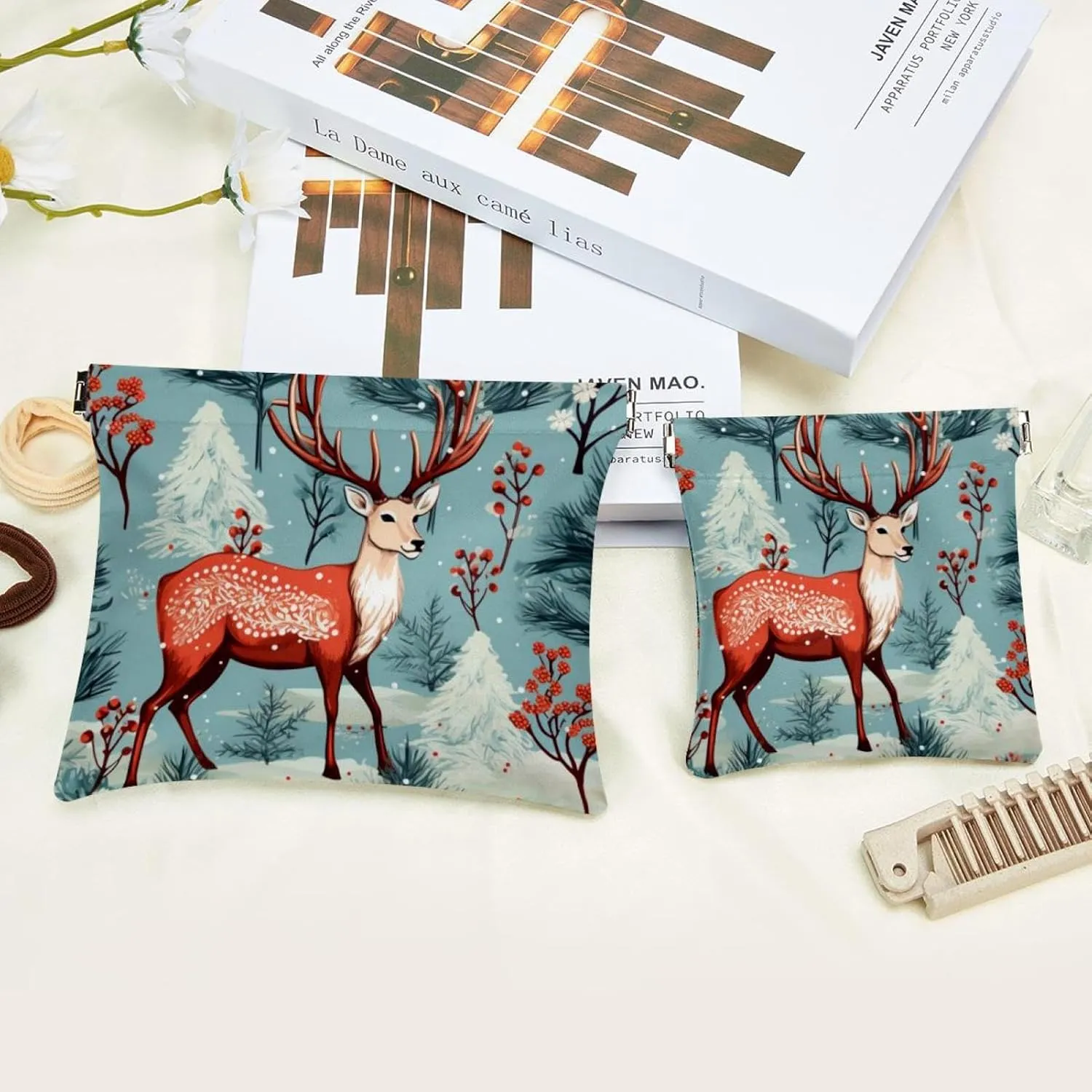 Cute Christmas Elk-1832 Pocket Cosmetic Bag, Waterproof Squeeze Makeup Bag No Zipper Self-Closing, Portable Mini Travel Storage for Headphones Jewelry