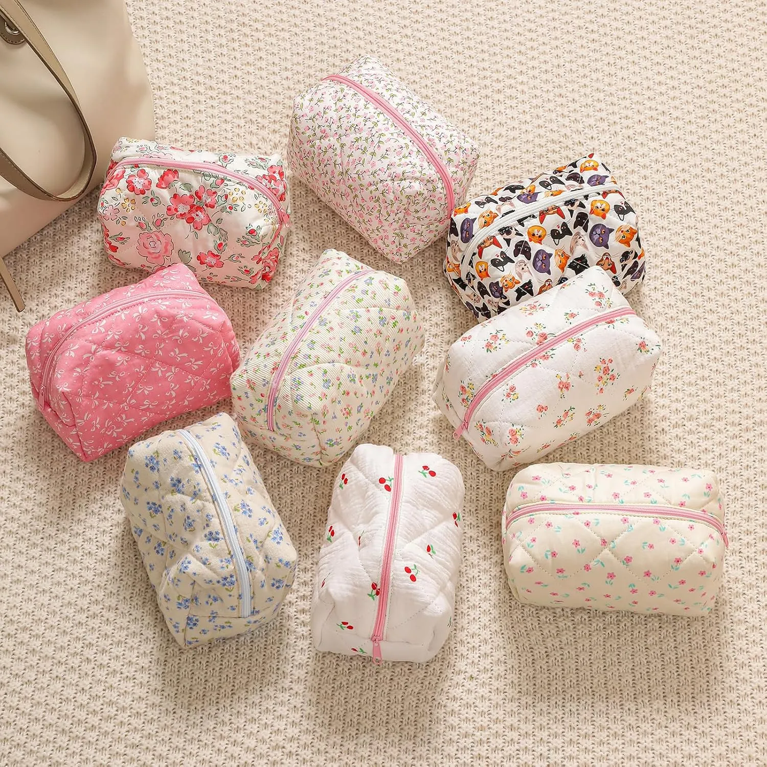 Cute Small Floral Cotton Makeup Bag, Quilted Zipper Pouch with Coquette Bear for Women and Girls, Kawaii Travel Cosmetic Bags for Purse(06Pink Bows)