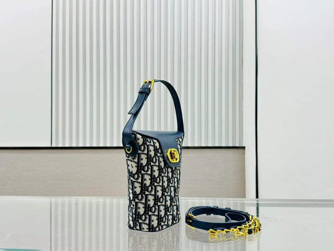 D Bucket bag