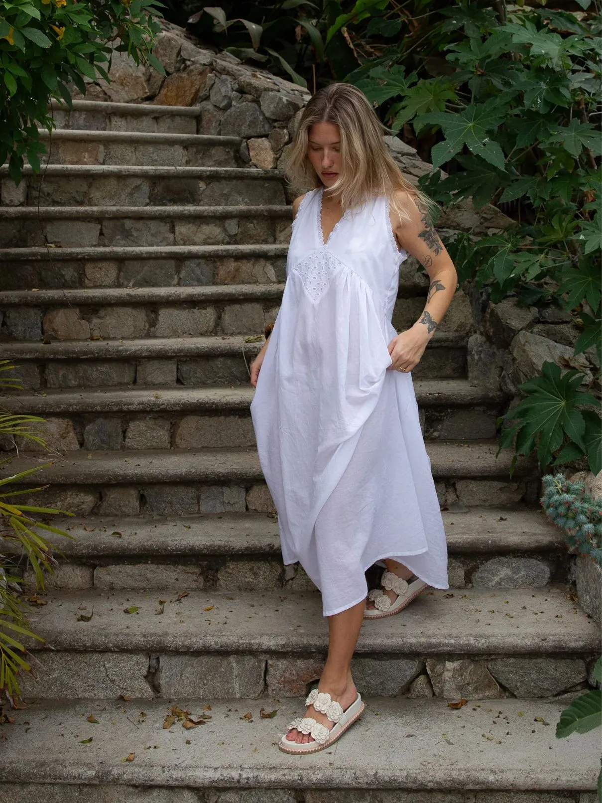 Dolce Vita Sherla Sandal in White Raffia