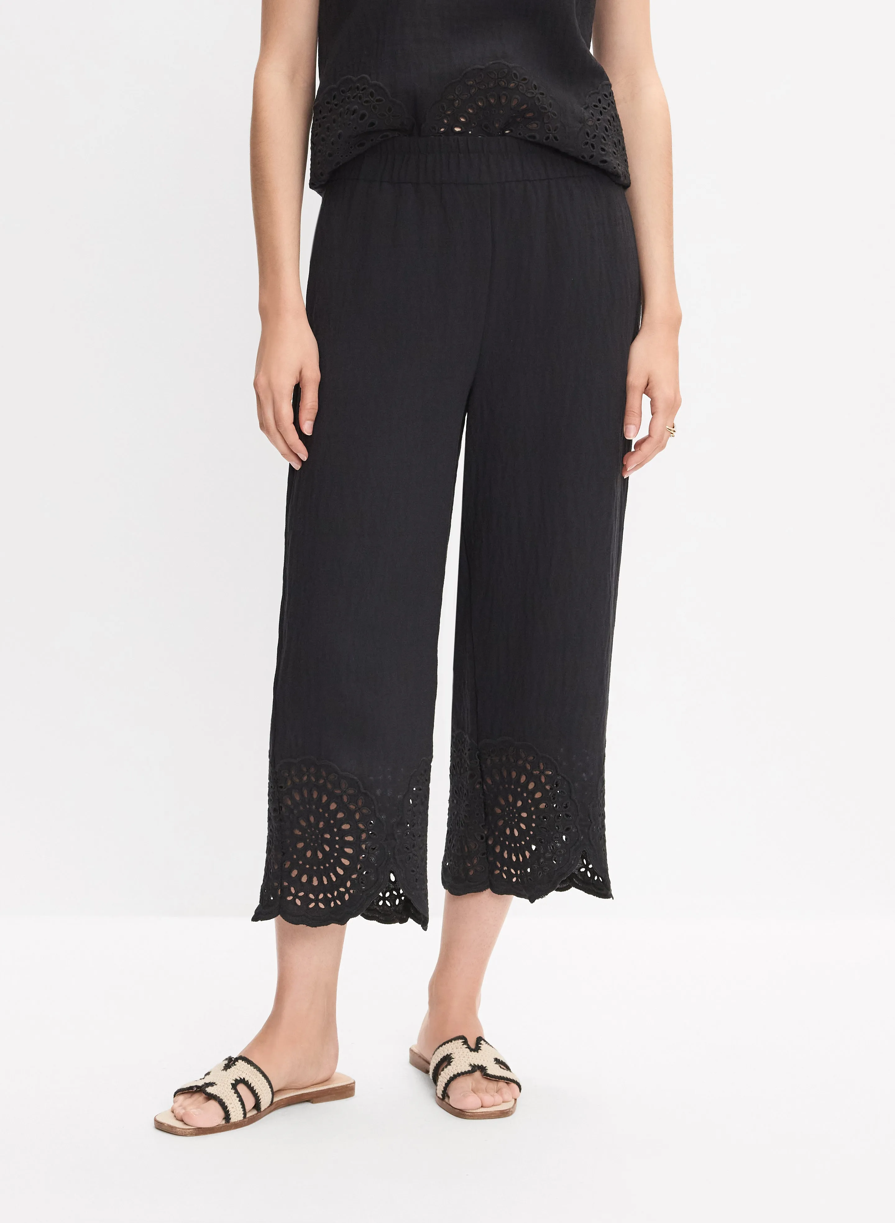 Floral Embroidered Capris