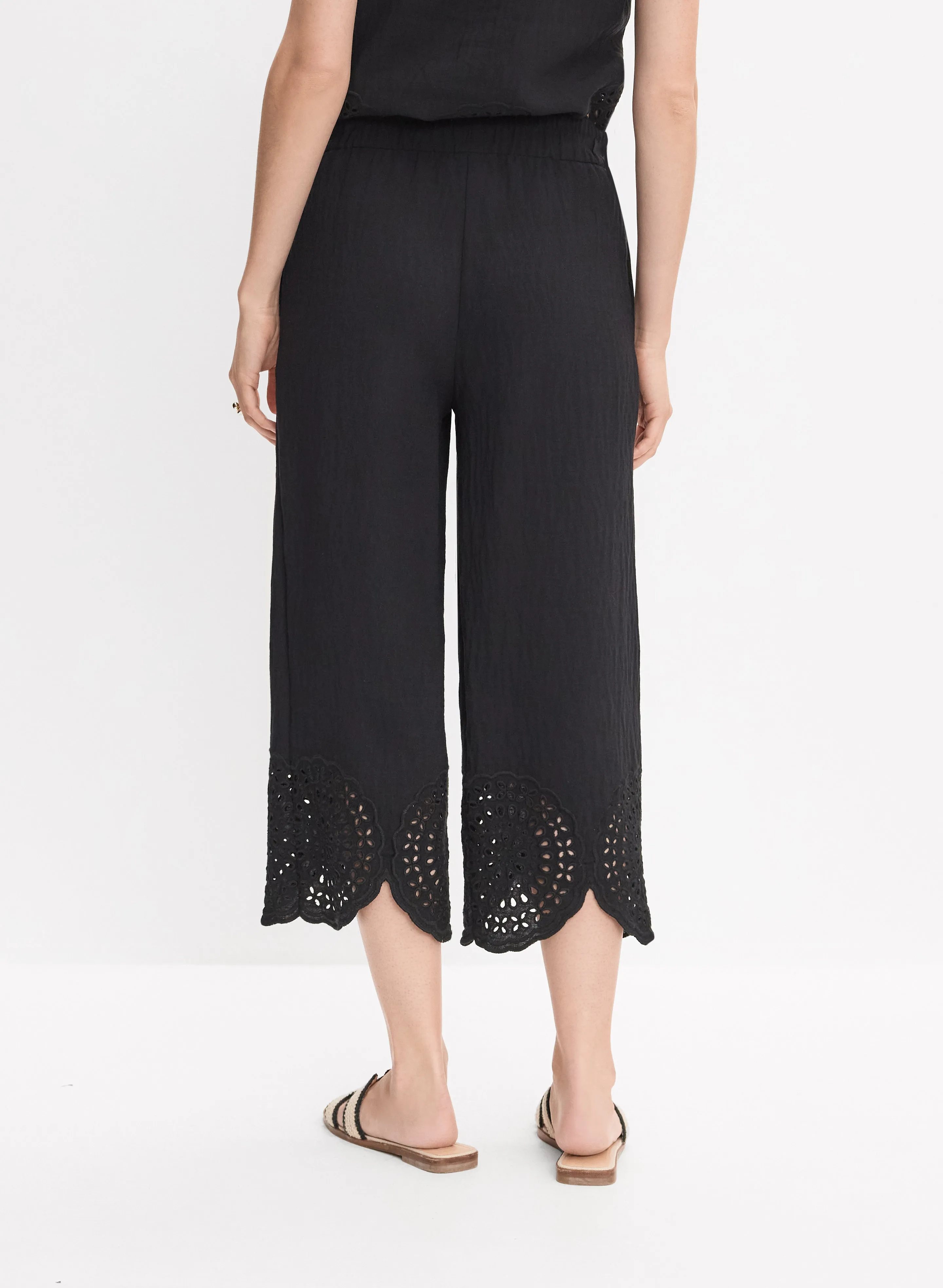 Floral Embroidered Capris