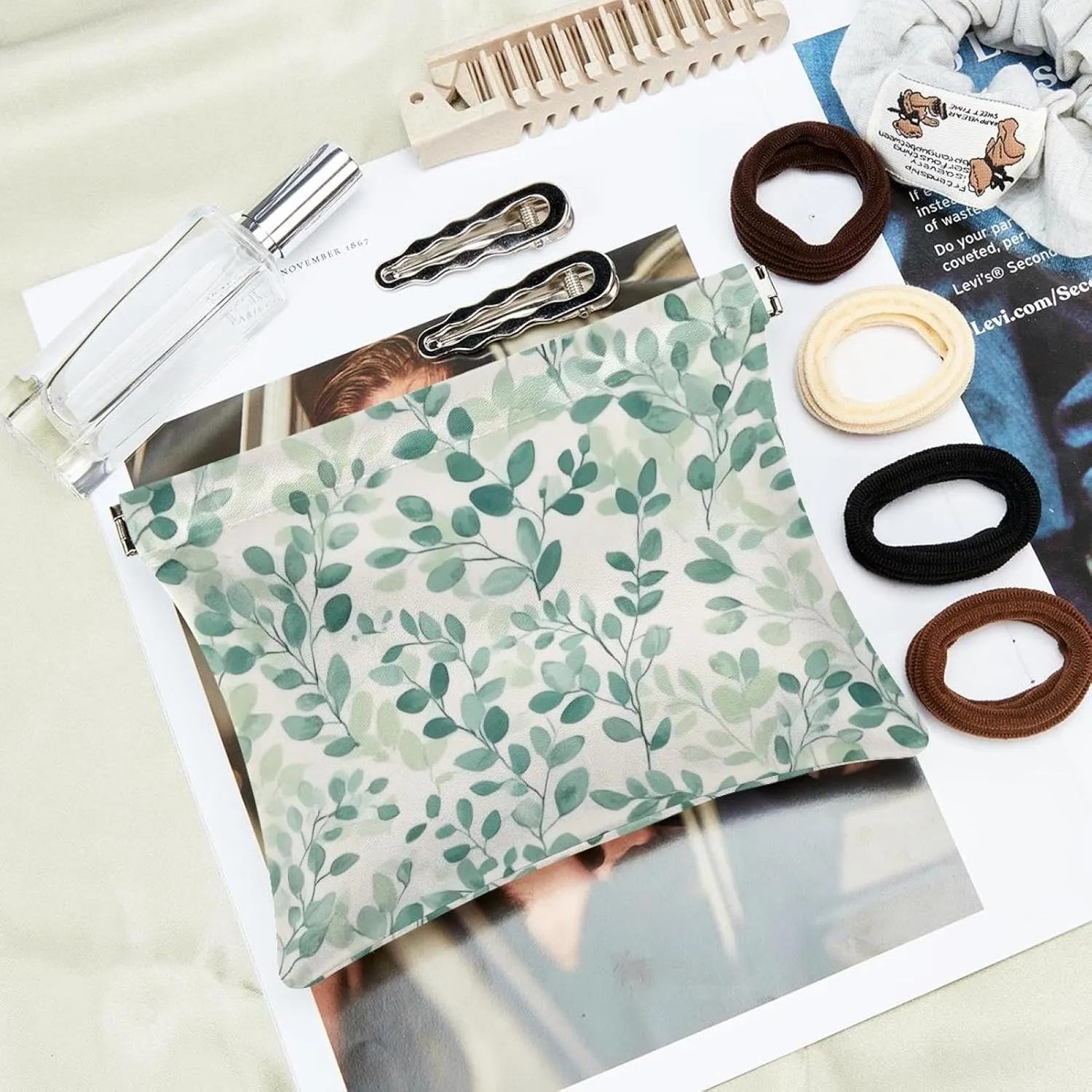 Green Gray Sage Leaves and Plants Pocket Cosmetic Bag, Waterproof Squeeze Makeup Bag No Zipper Self-Closing, Portable Mini Travel Storage for Headphones Jewelry