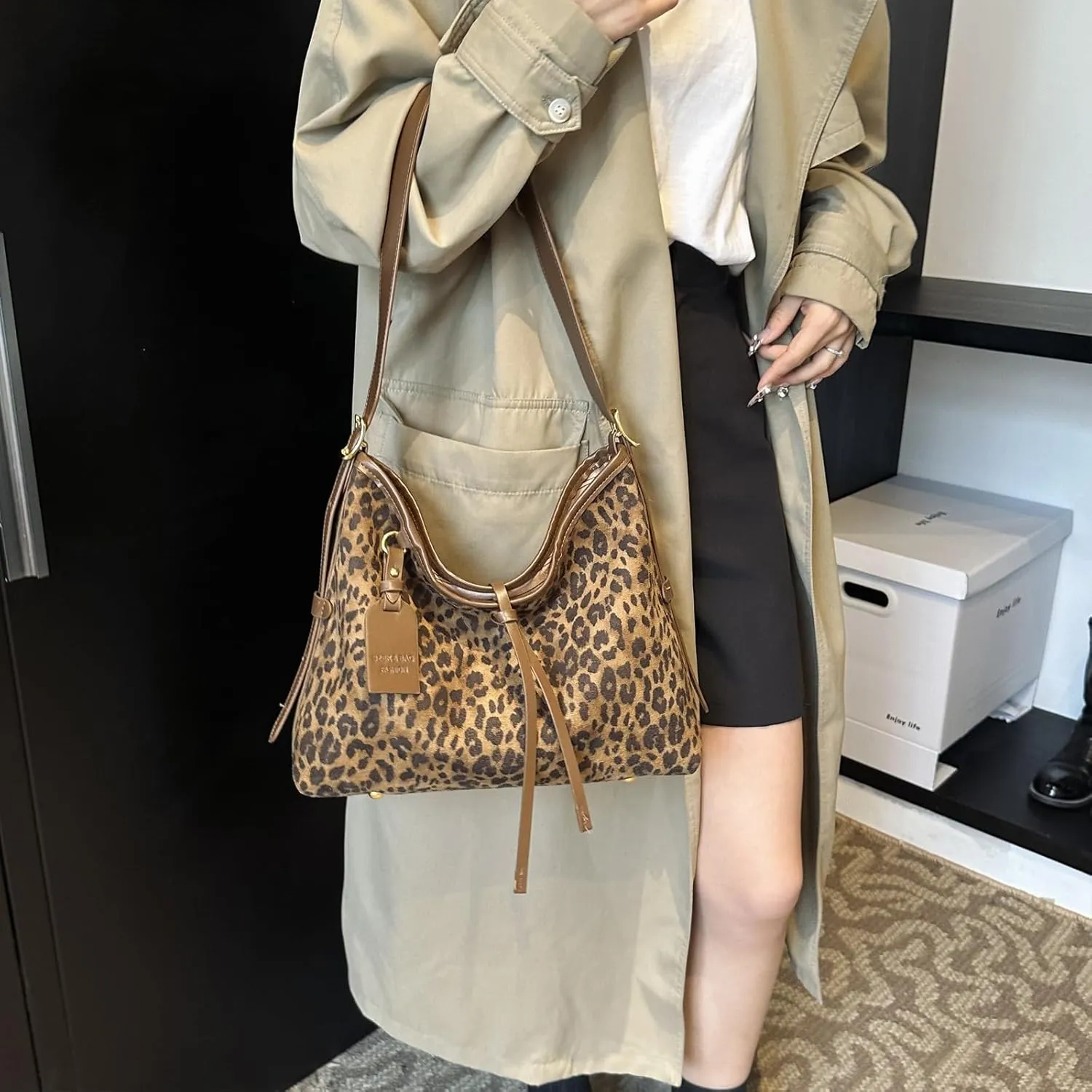 Leopard Tote Bag for Women - Cheetah Print Shoulder Purse Large Crossbody Bag Retro Handbag with Adjustable Strap