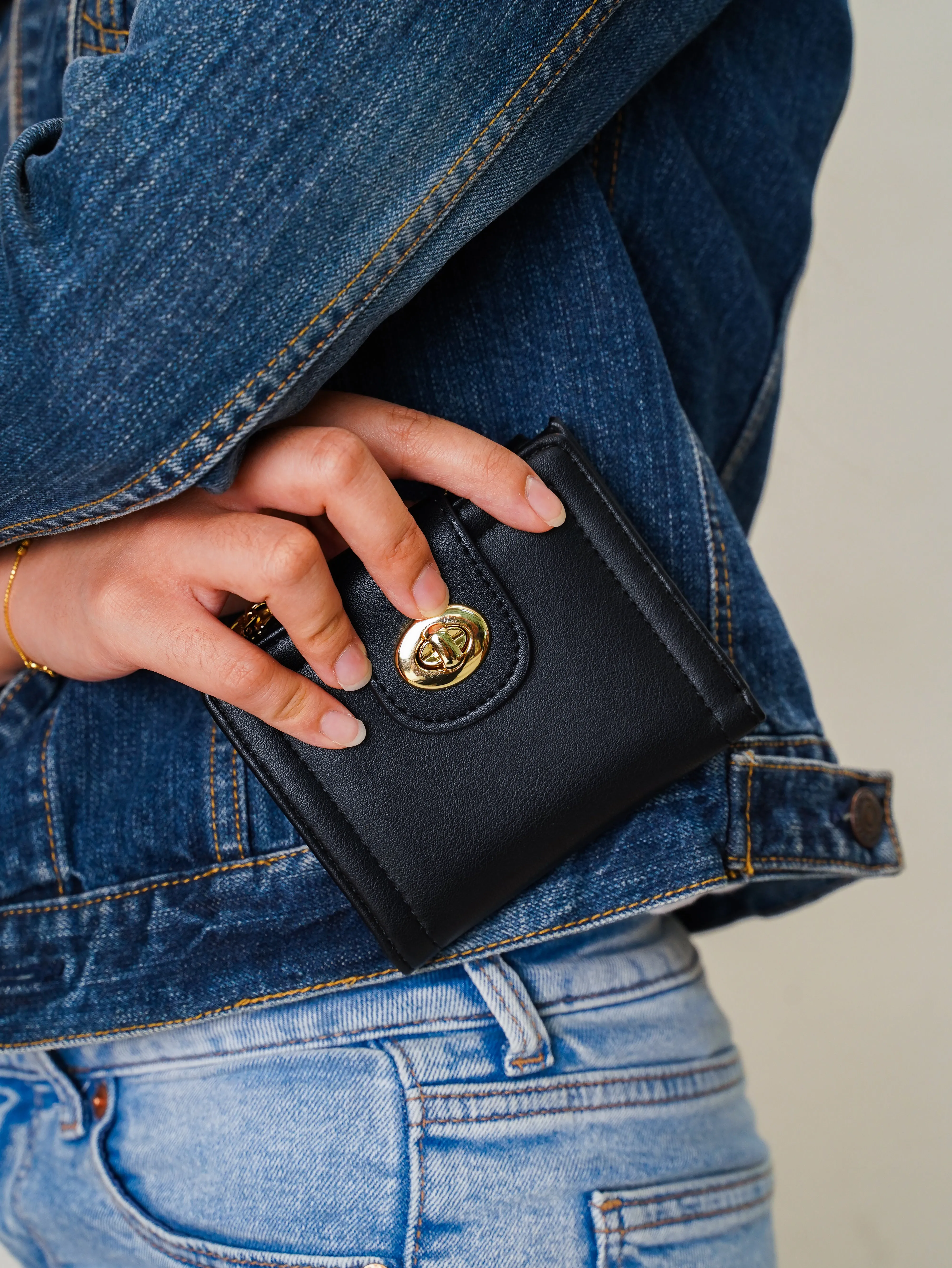 Lizzy Turn-Lock Top Zip Mini Wallet (Black)