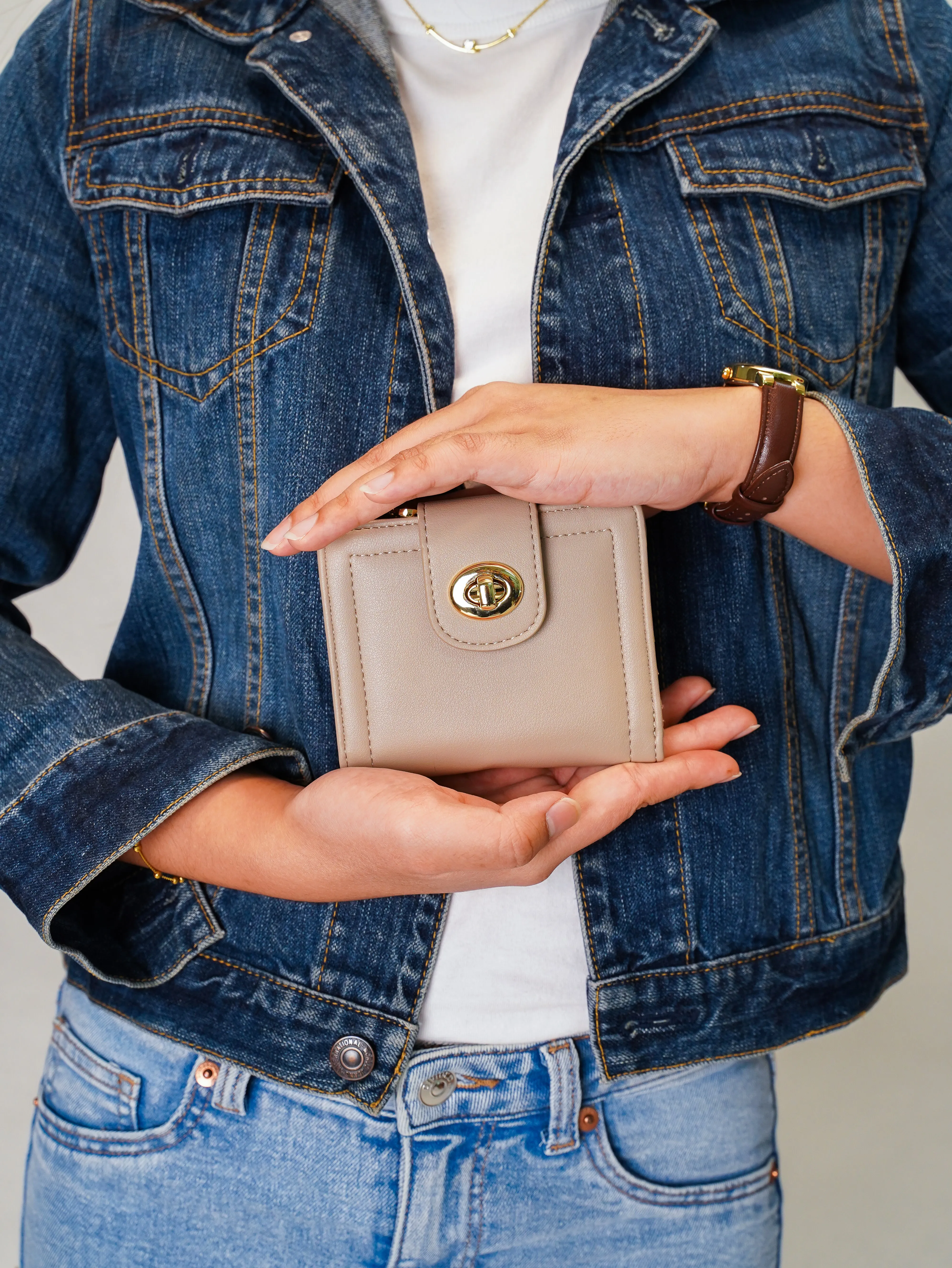 Lizzy Turn-Lock Top Zip Mini Wallet (Smoke)