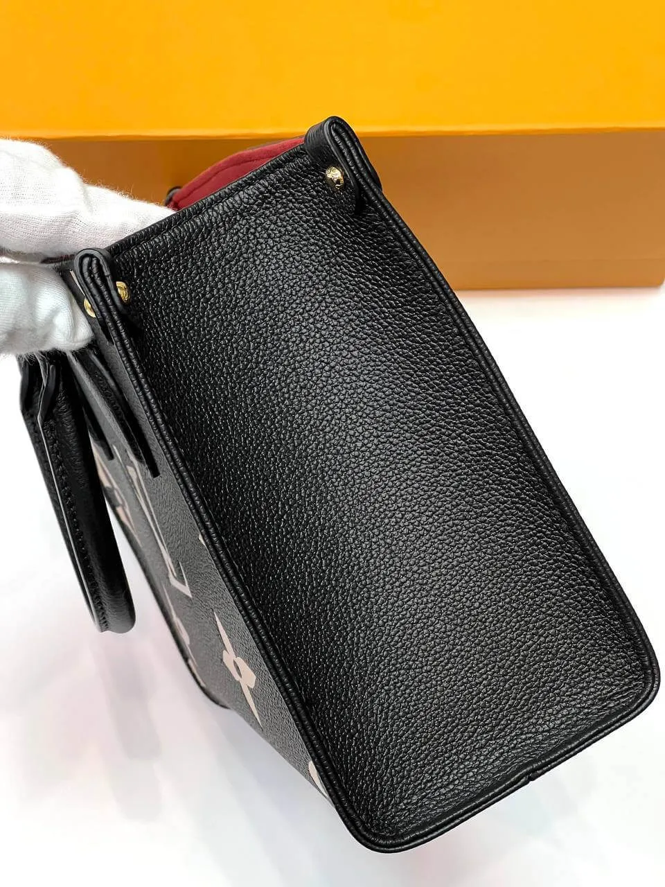 Louis Vuitton ONTHEGO PM