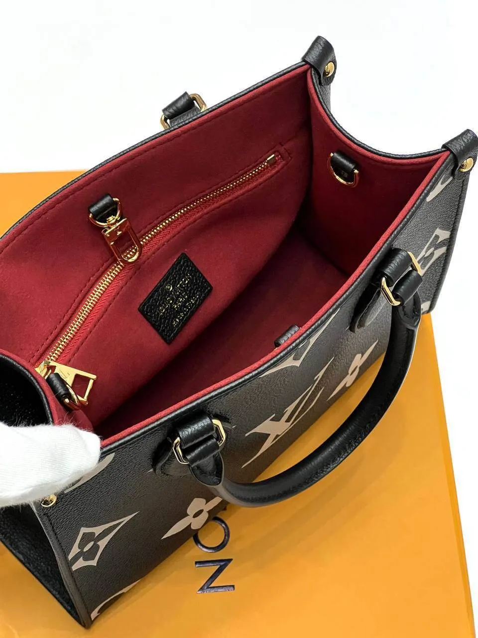 Louis Vuitton ONTHEGO PM