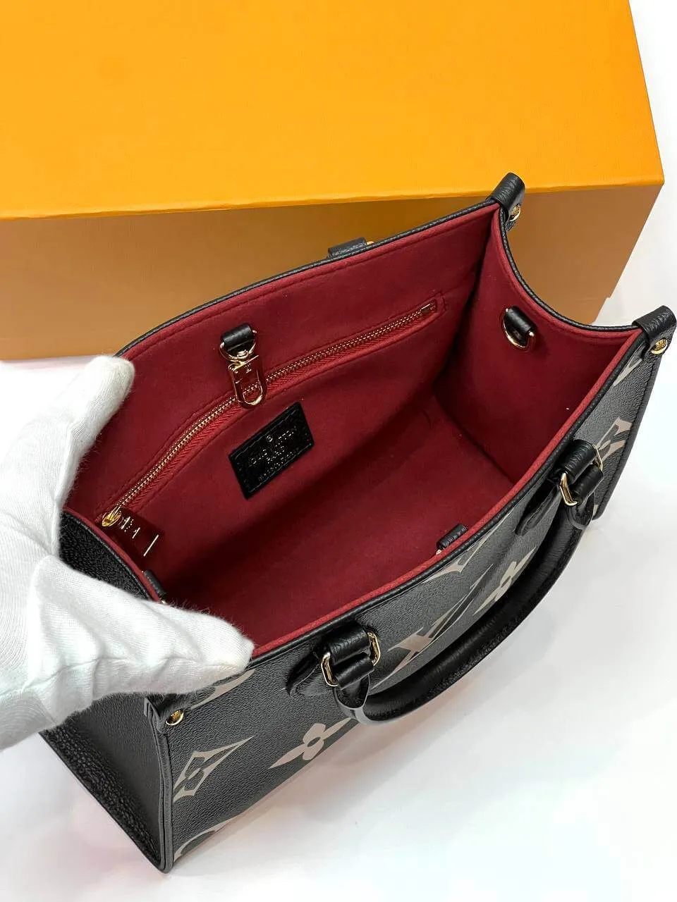 Louis Vuitton ONTHEGO PM