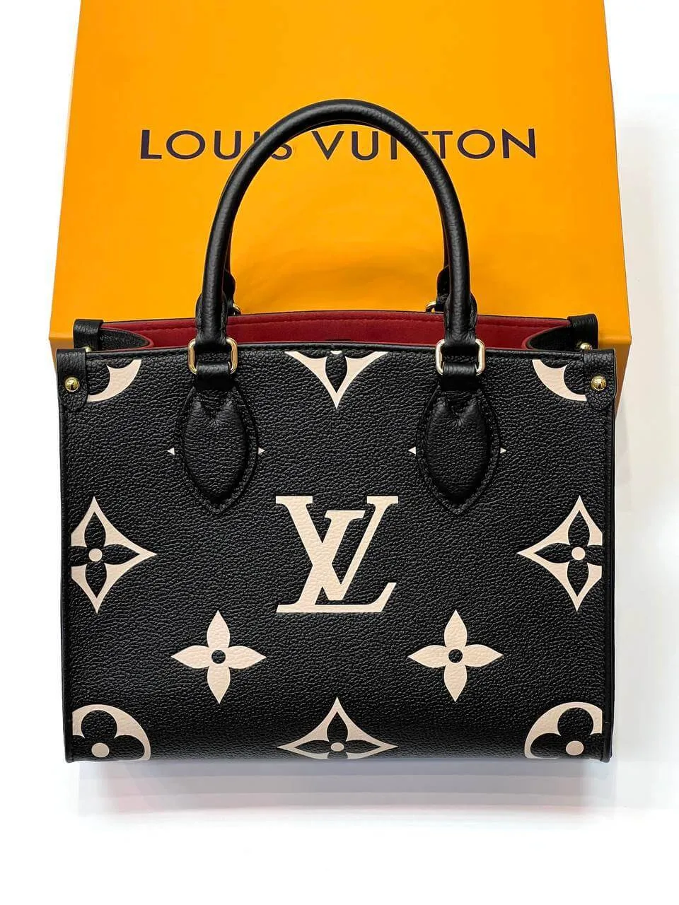 Louis Vuitton ONTHEGO PM
