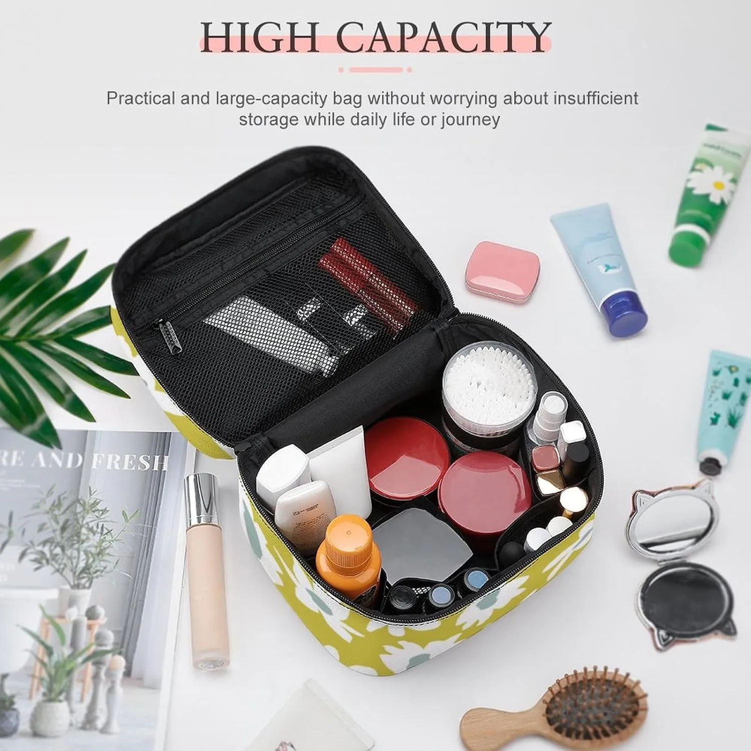 Makeup Bag Retro Daisy Flower Cosmetic Bag for Women, Beauty Zipper Makeup Organizer PU Leather Waterproof Toiletry Train Case Graphic Floral Print