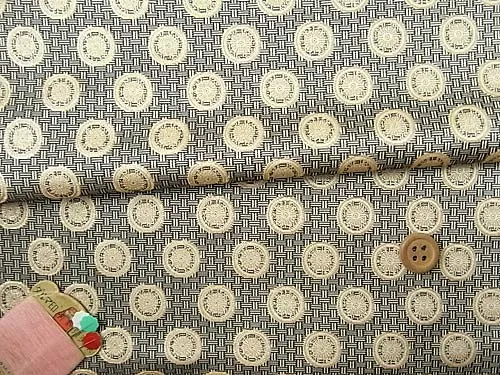 Nishijin-ori Brocade Antique Medallion Pattern on Lattice (Length) 1＝0.25yard