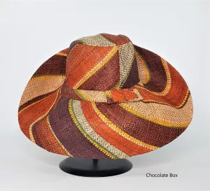 Raffia Curve Brim Hat in Chocolate Box Madagascan