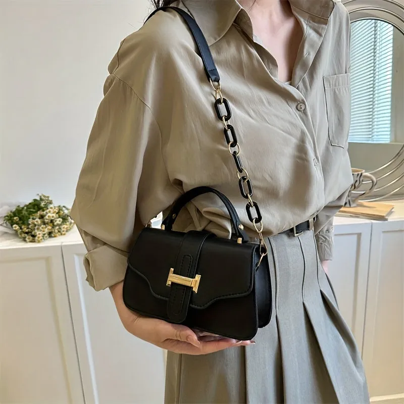 realaiot  Fashion Chain Decor Handbags, Small Buckle Decor Crossbody Bag, Women's Faux Leather Flap Purse