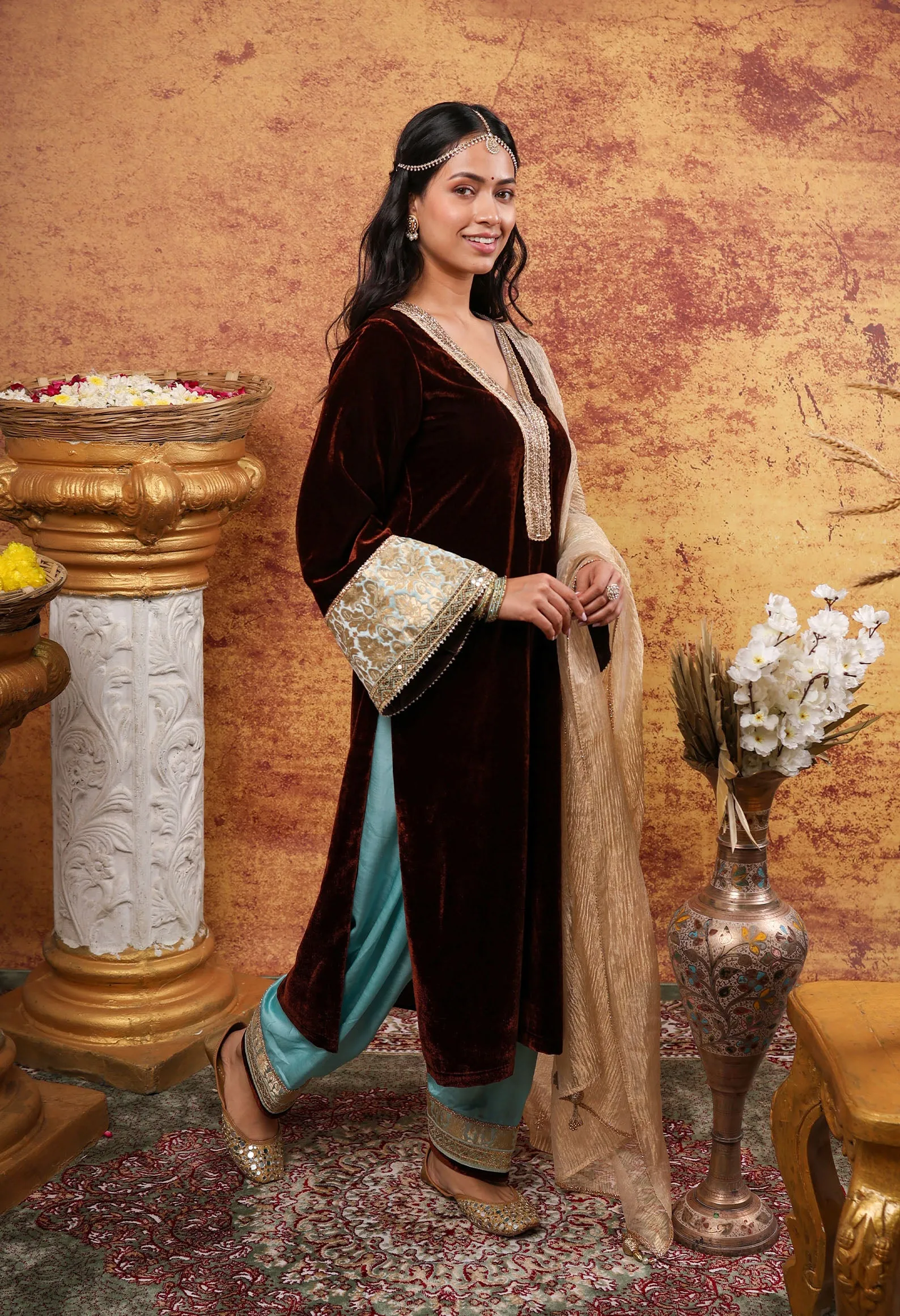 Shahnaz Velvet Set
