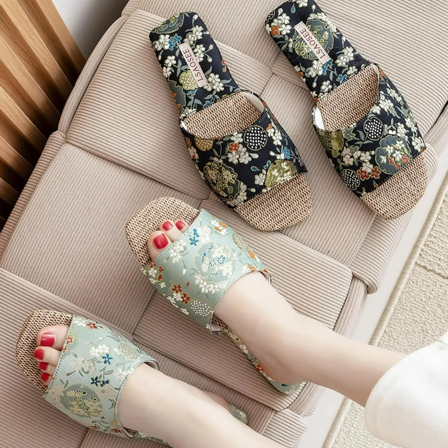 Silk Embroidered Slippers for Women Retro Brocade Upper Fuzzy Linen insole Soft TPR Anti-Slip Soles Indoor Slippers