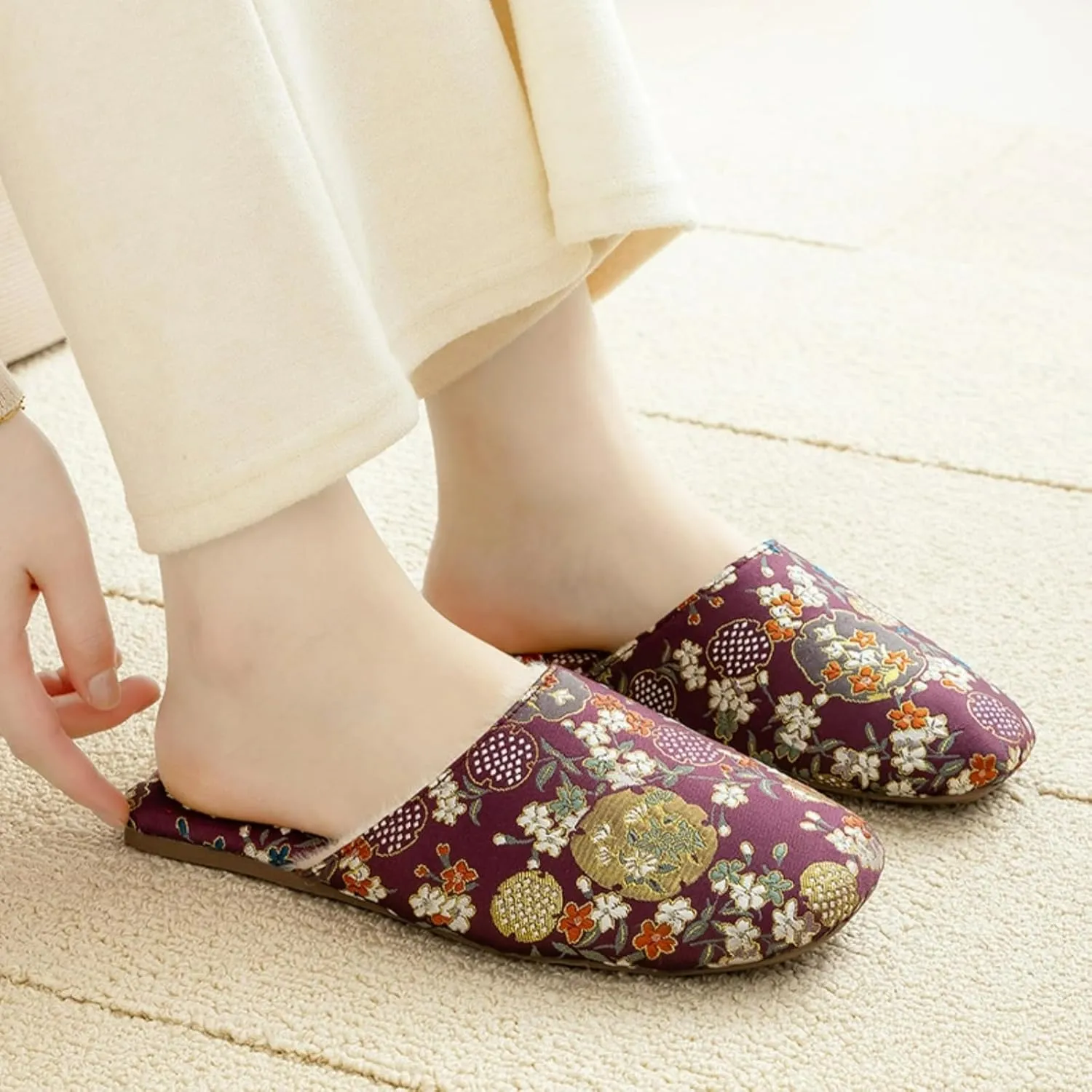Silk Embroidered Slippers for Women Retro Brocade Upper Fuzzy Linen insole Soft TPR Anti-Slip Soles Indoor Slippers