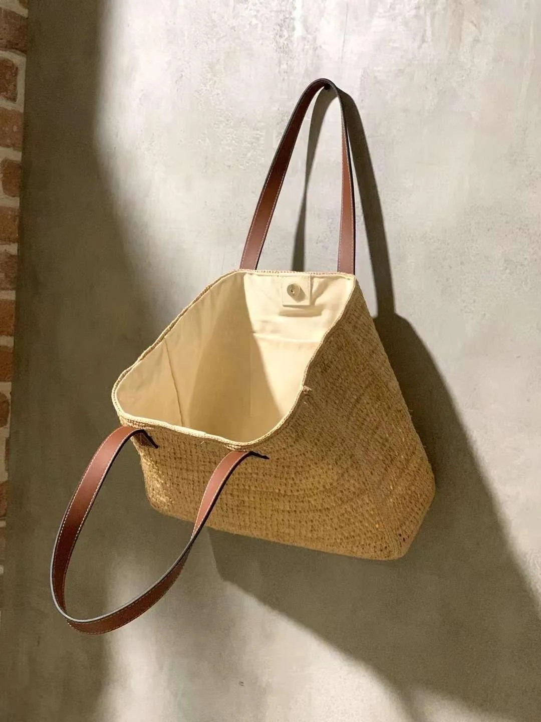 Tenhai Crochet Raffia Bag With Lining Leather Handle
