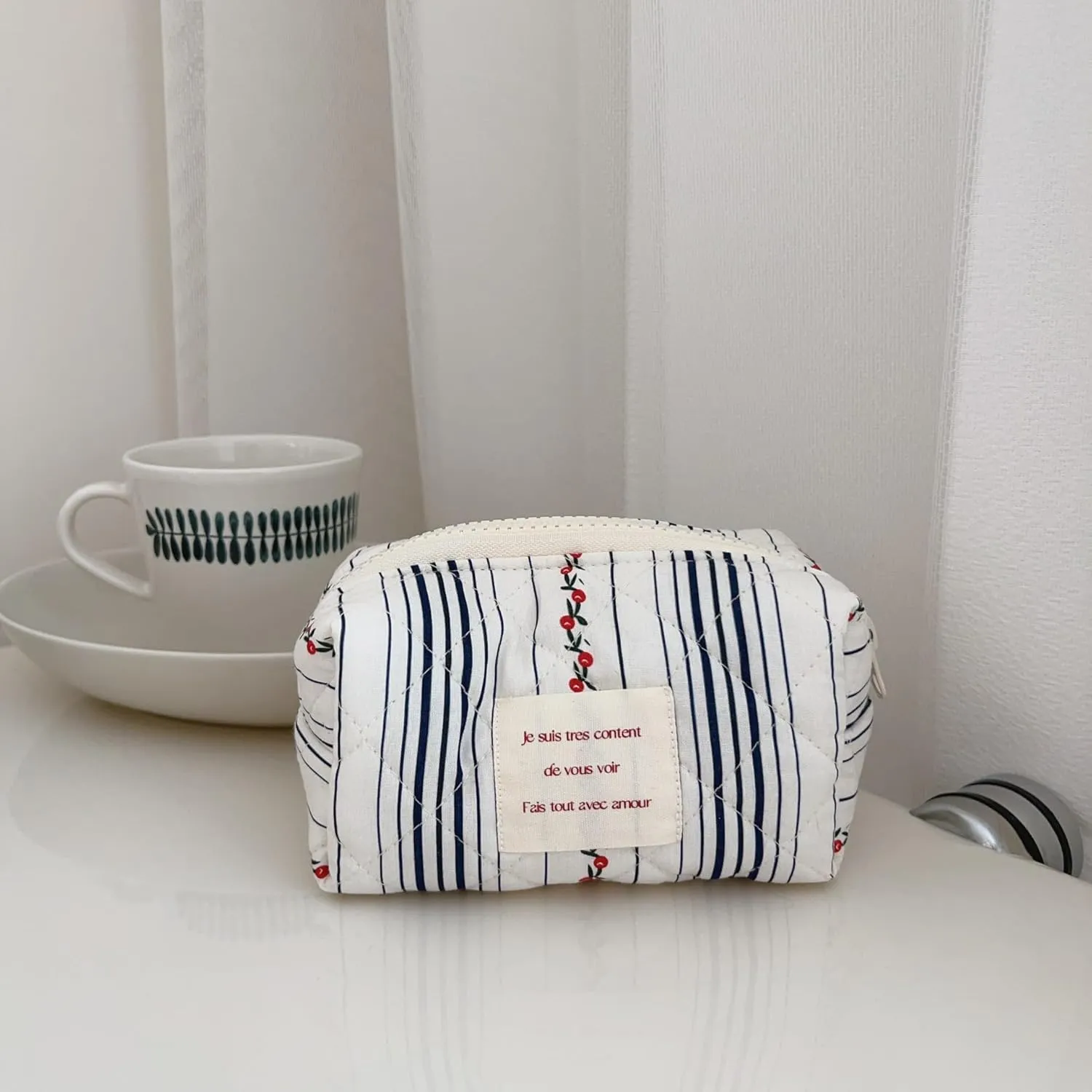 uekeboag Small Cute Floral Quilted Cotton Makeup Bag,Mini Coquette Quilted Cosmetic Pouch with Zipper,Kawaii Travel Toiletry Bags for Purse(05 Striated Cherry)