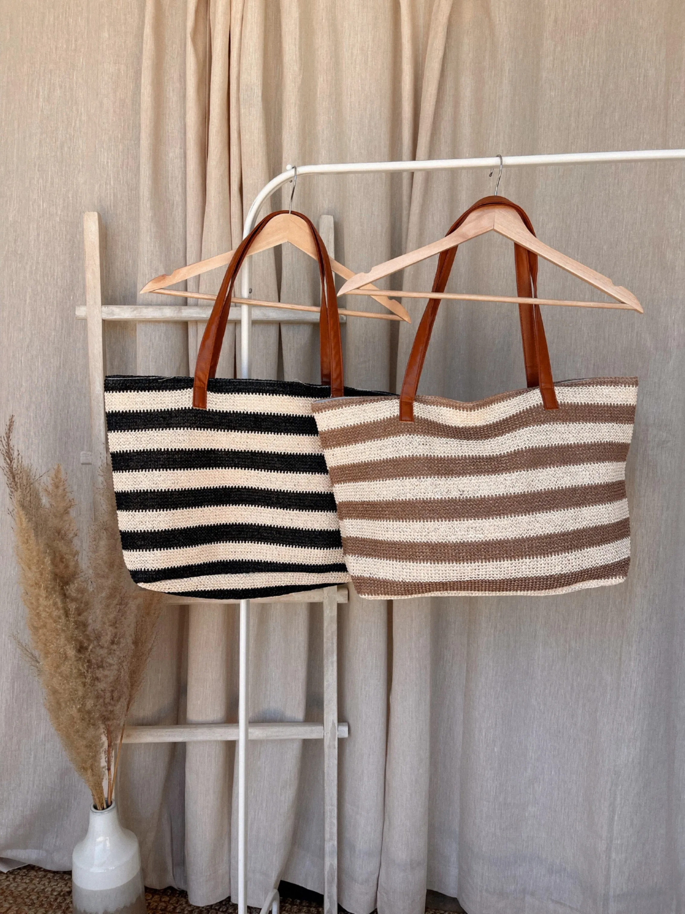 Wanna Be Tote Bag -Black Sand
