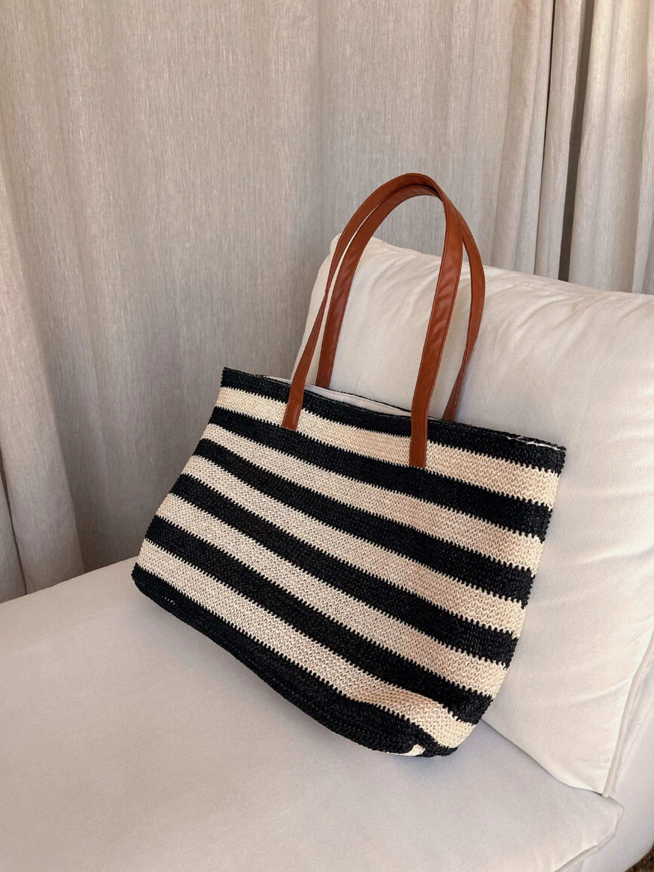 Wanna Be Tote Bag -Black Sand