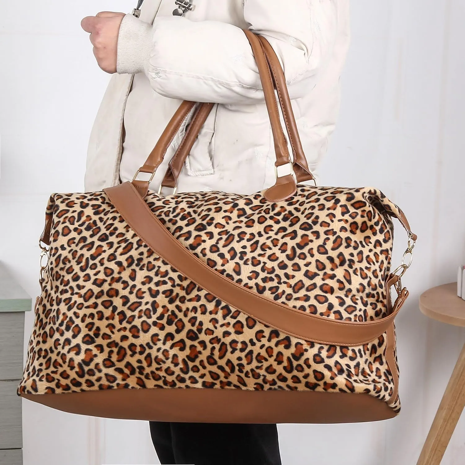 Weekender Bag Duffle Bag For Women Large Travel Tote Bag Overnight Weekend Bags With Shoulder Strap Cow Leopard Atzec…